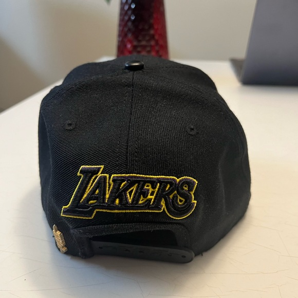 Men’s cap bundle. - Picture 5 of 6